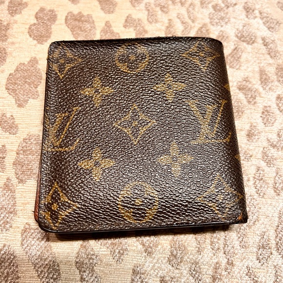 Louis Vuitton bifold men’s wallet - Picture 2 of 13